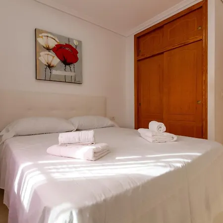 En Gran Alacant Con Terraza Y Piscina Comunitaria